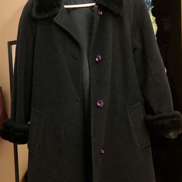 Fen-Nelli below the knees wool coat - Picture 3 of 3